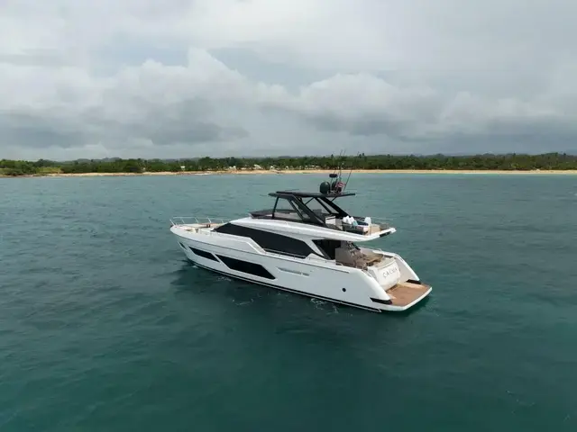 Ferretti Yachts 72