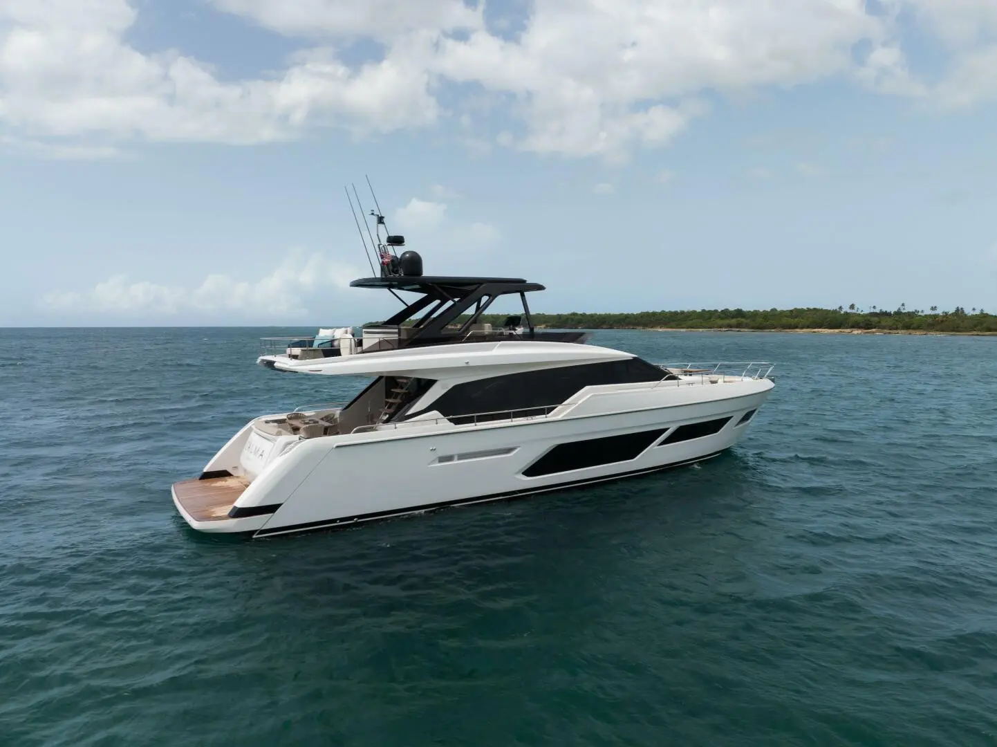 2023 Ferretti 72