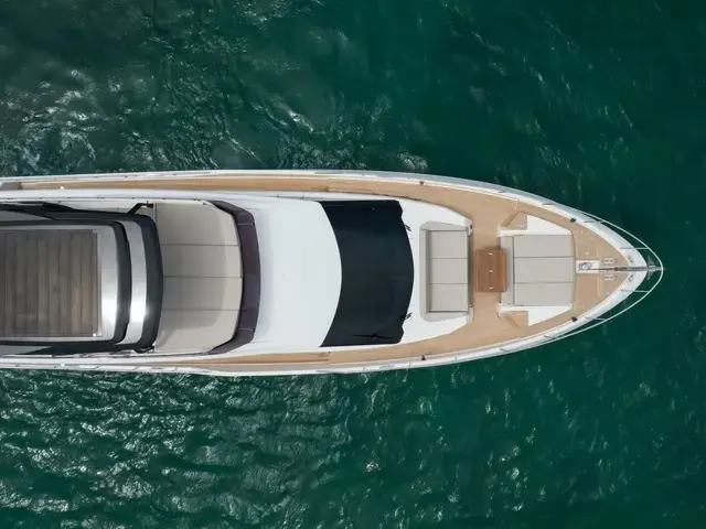 Ferretti Yachts 72