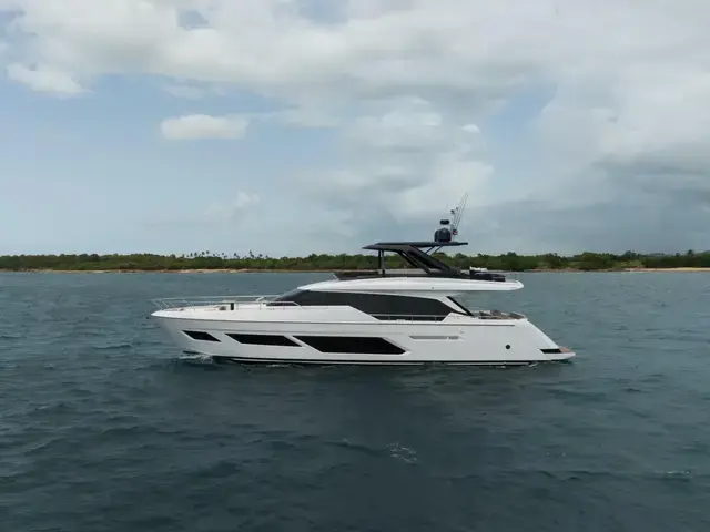 Ferretti Yachts 72