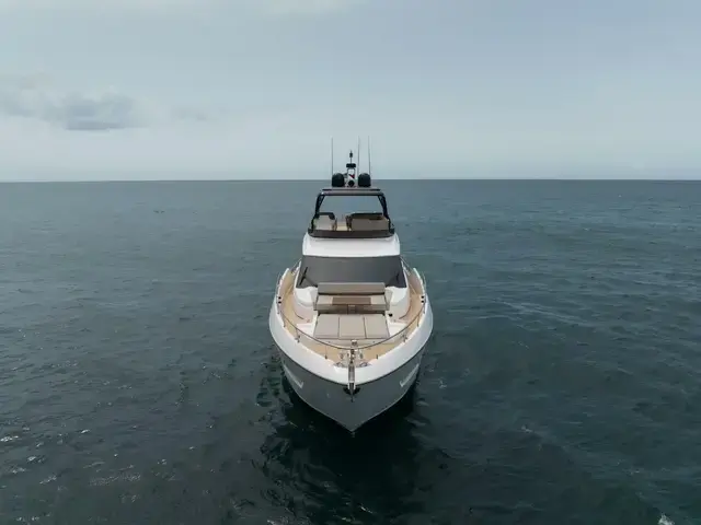 Ferretti Yachts 72