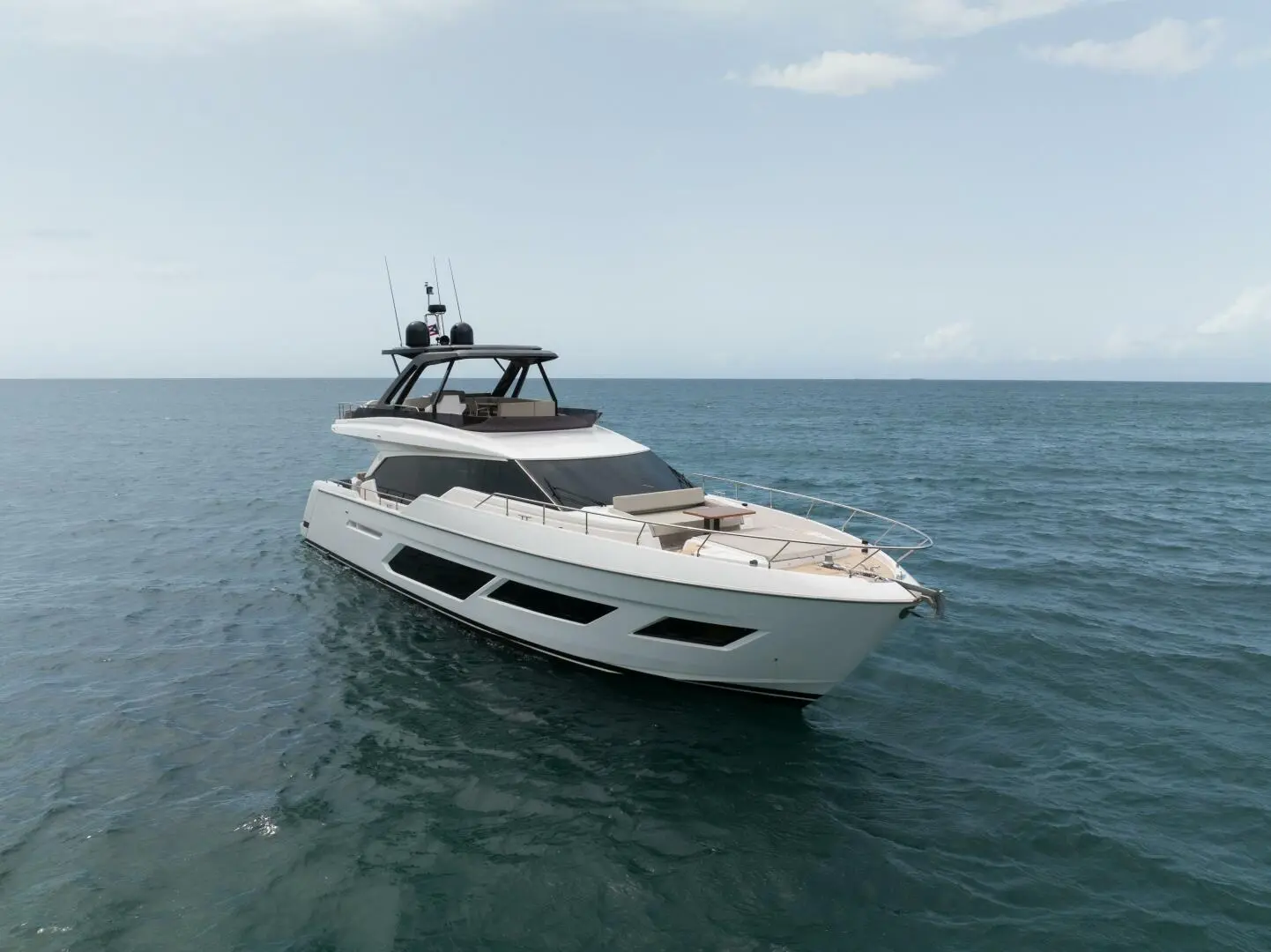 2023 Ferretti 72