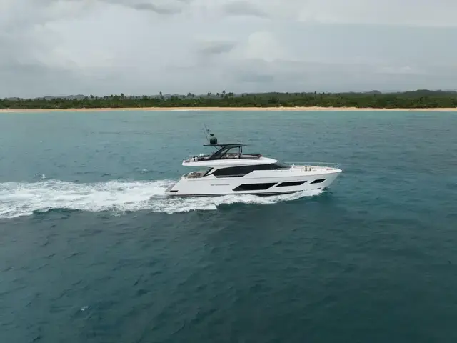 Ferretti Yachts 72