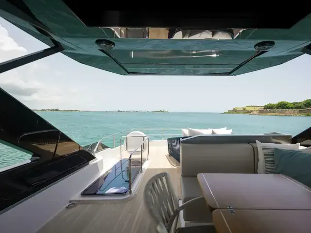 Ferretti Yachts 72