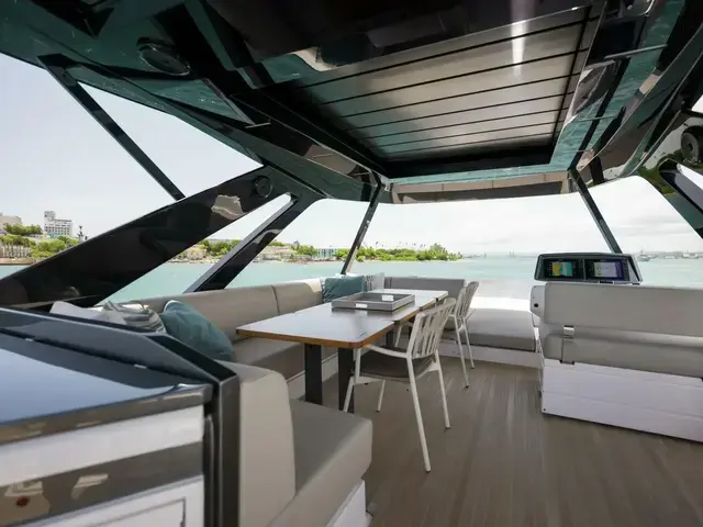 Ferretti Yachts 72