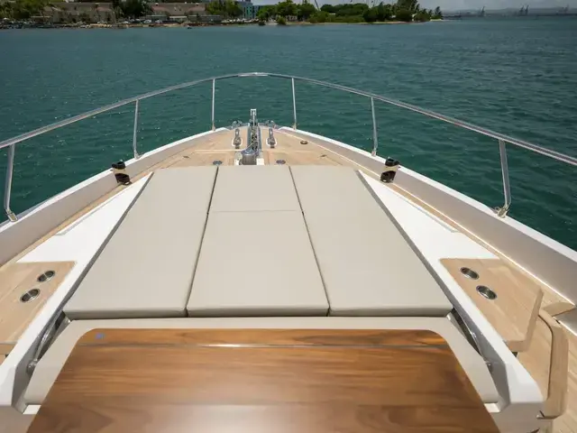 Ferretti Yachts 72