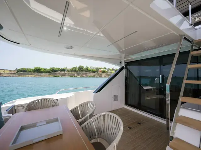 Ferretti Yachts 72