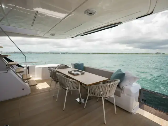 Ferretti Yachts 72