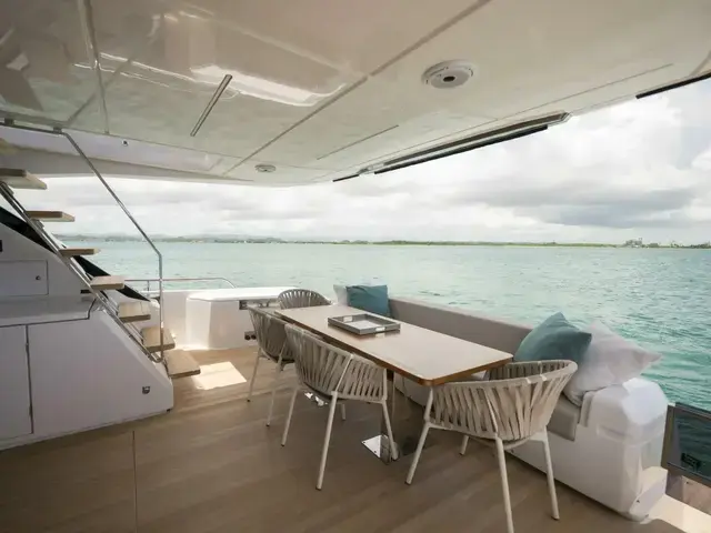 Ferretti Yachts 72