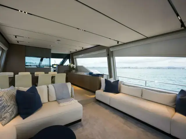 Ferretti Yachts 72