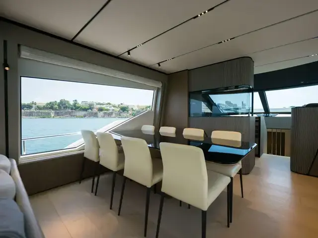 Ferretti Yachts 72