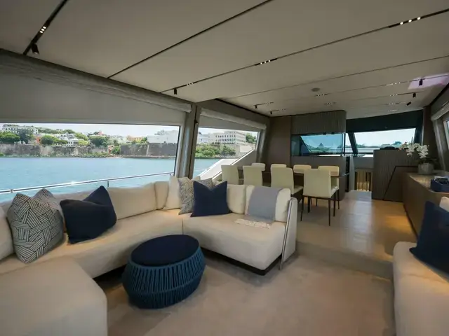 Ferretti Yachts 72