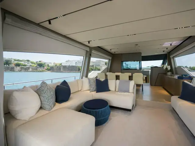 Ferretti Yachts 72