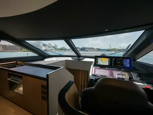 Ferretti Yachts 72