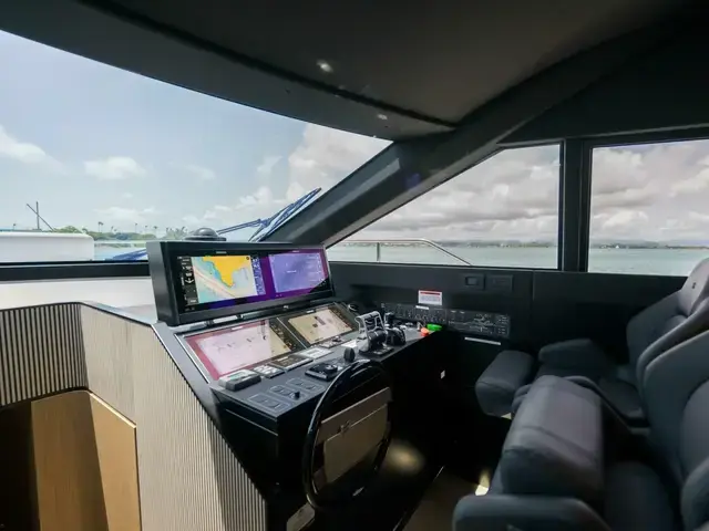 Ferretti Yachts 72