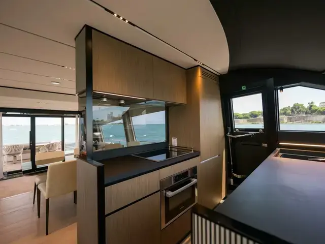 Ferretti Yachts 72