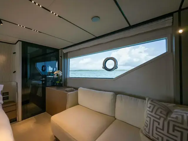 Ferretti Yachts 72