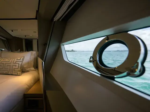 Ferretti Yachts 72