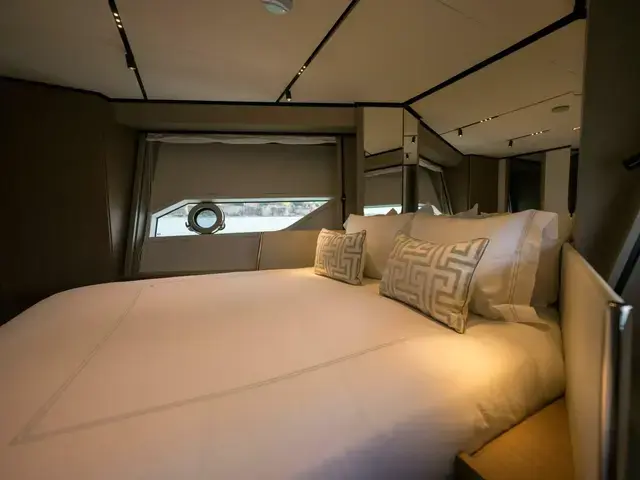 Ferretti Yachts 72