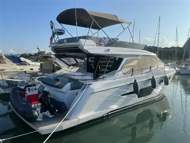 Ferretti Yachts 500