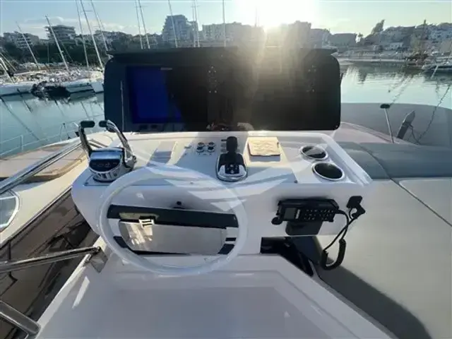 Ferretti Yachts 500