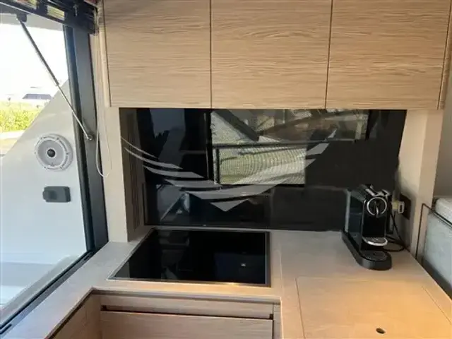 Ferretti Yachts 500