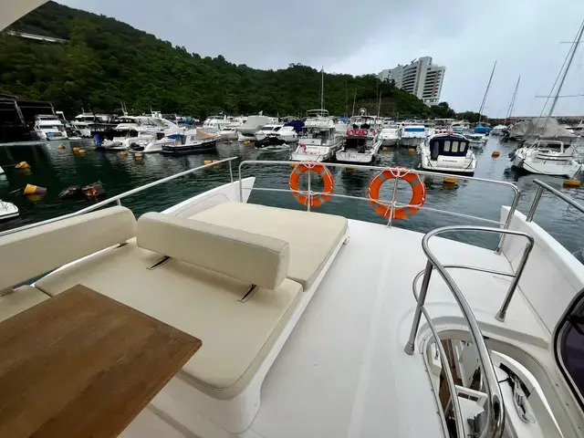 Azimut 53 Fly