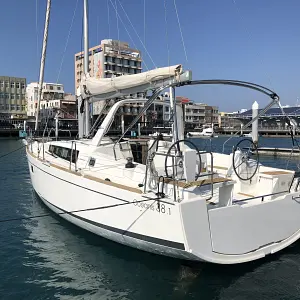 2017 Beneteau Oceanis 38.1