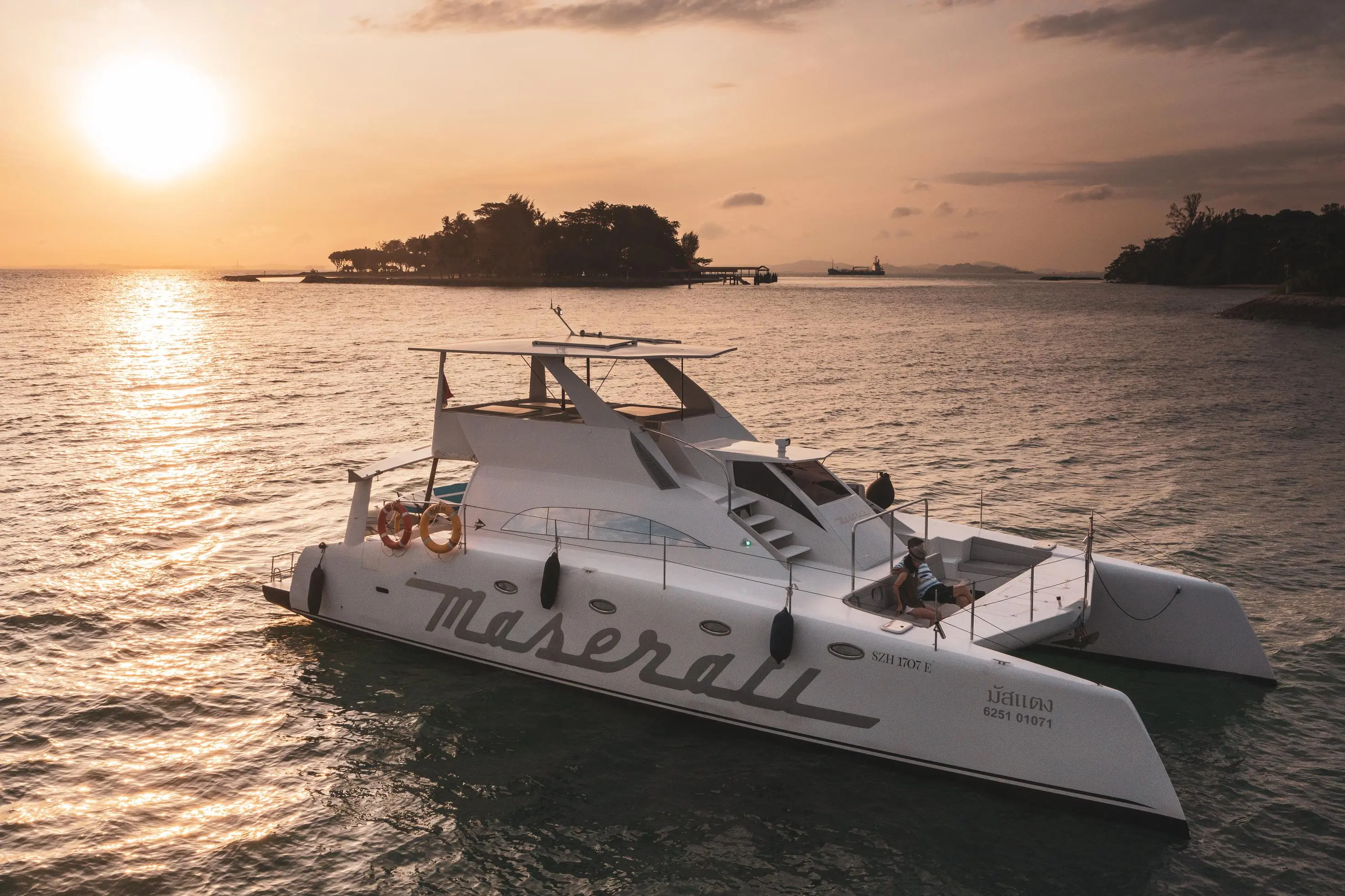 2019 Premier 47 powercat