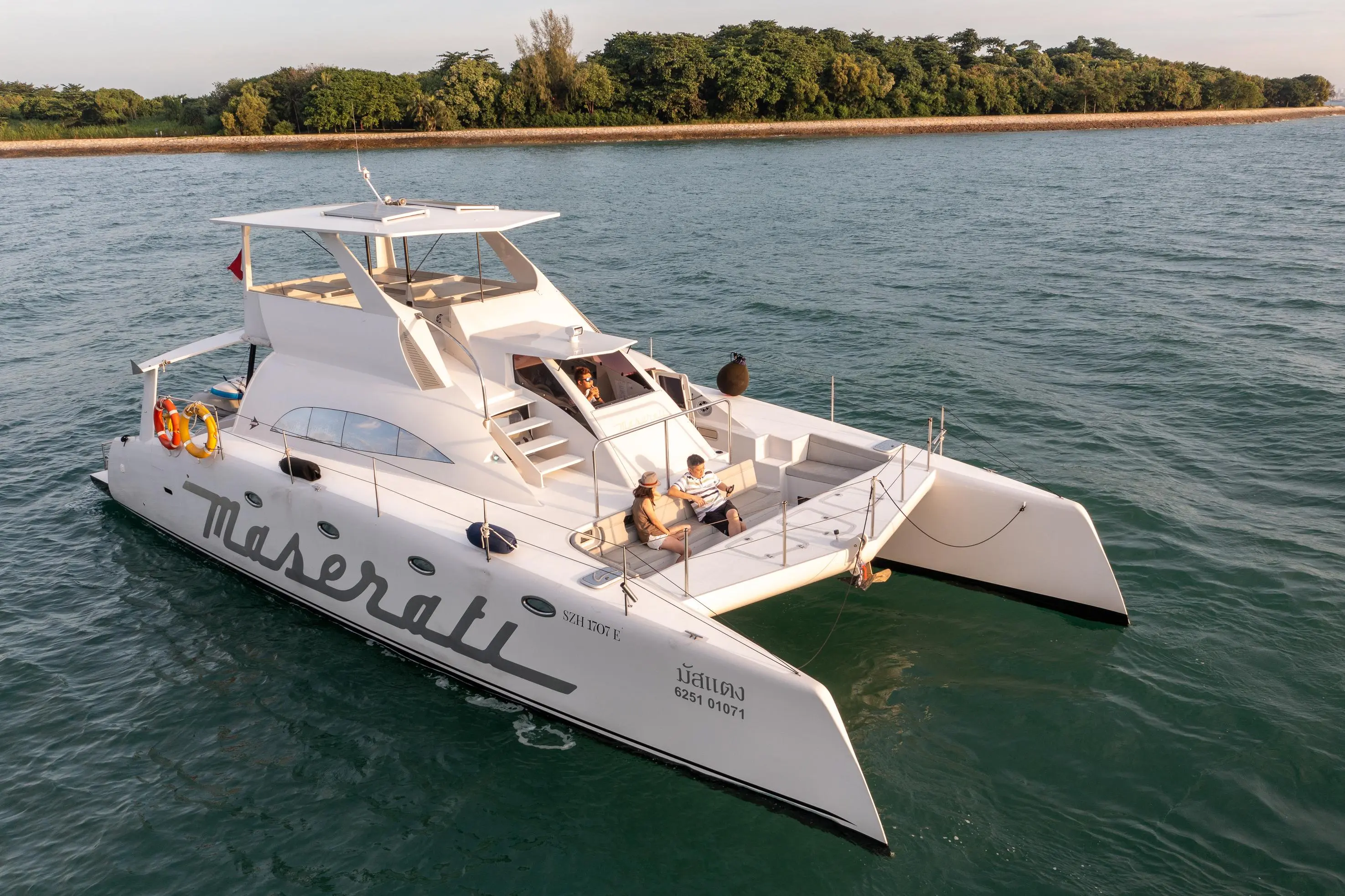 2019 Premier 47 powercat