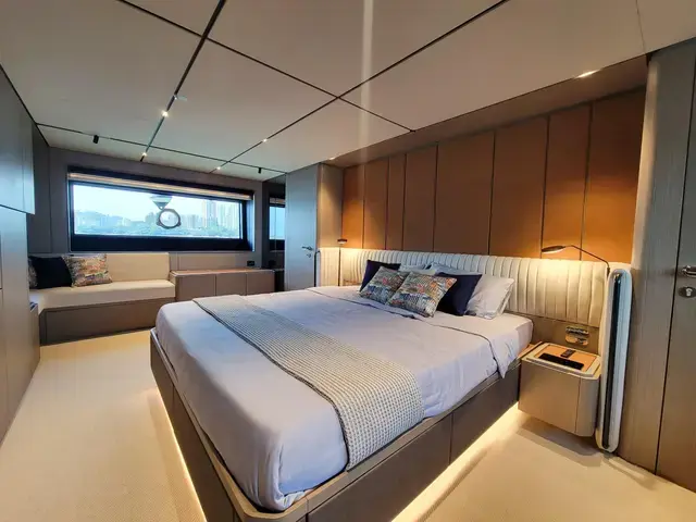 Ferretti Yachts Ferretti INFYNITO 90