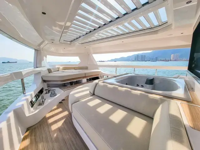 Ferretti Yachts Ferretti INFYNITO 90