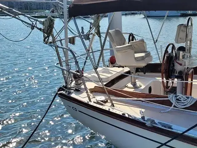 Cape Dory 36