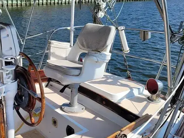 Cape Dory 36