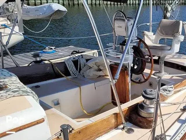 Cape Dory 36