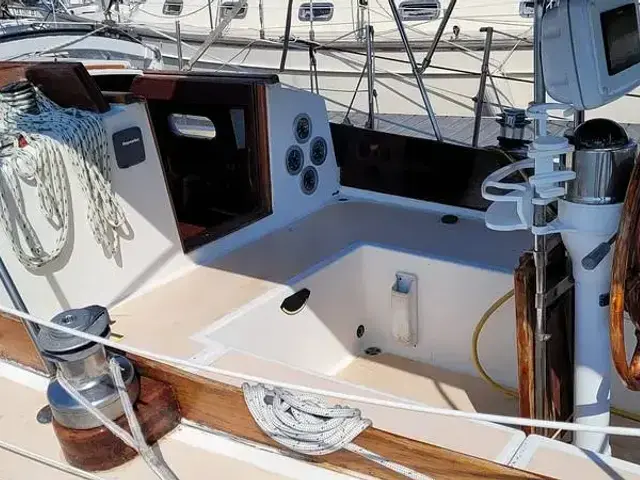 Cape Dory 36