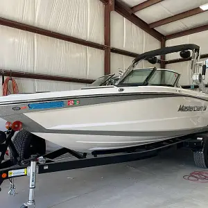 2021 Mastercraft XT 23