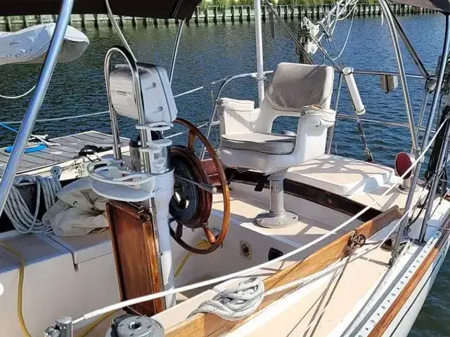 Cape Dory 36