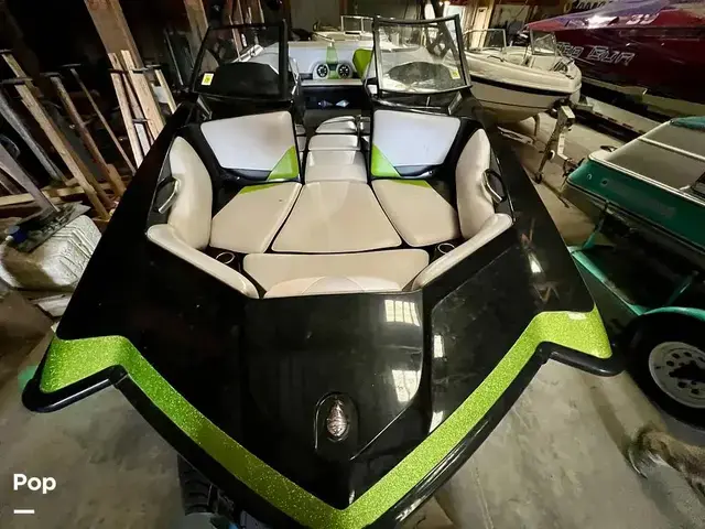 Axis Boats A22