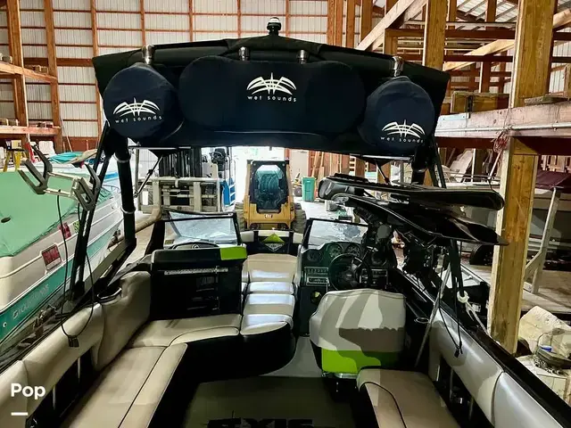 Axis Boats A22