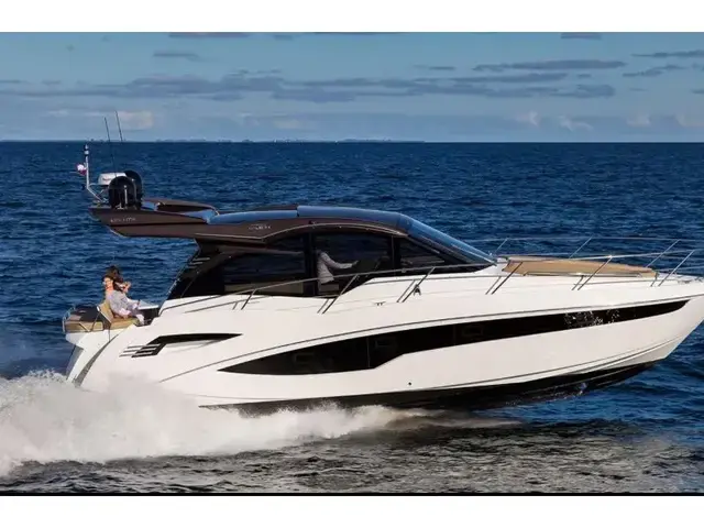 Galeon 425 HTS