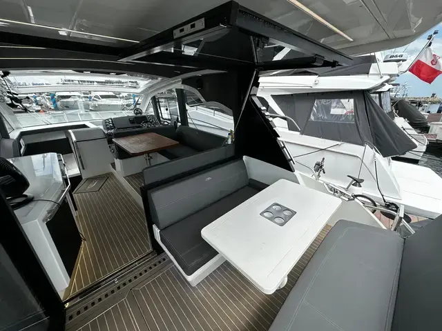 Galeon 425 HTS