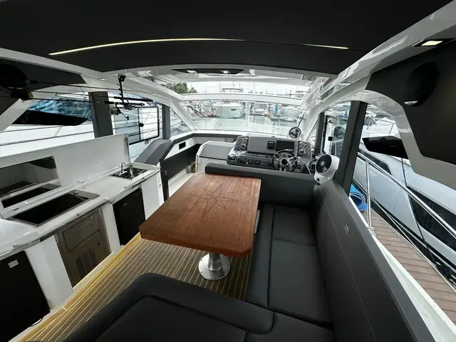 Galeon 425 HTS