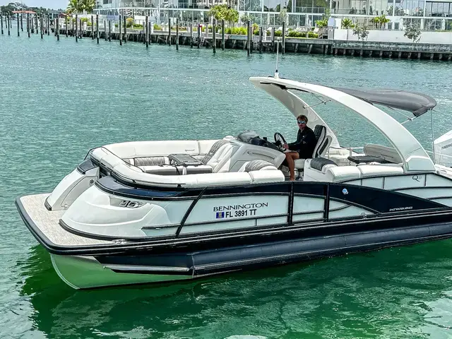 Bennington 27 QXSBWA X2 for sale in United States of America for $264,000 (£199,394)