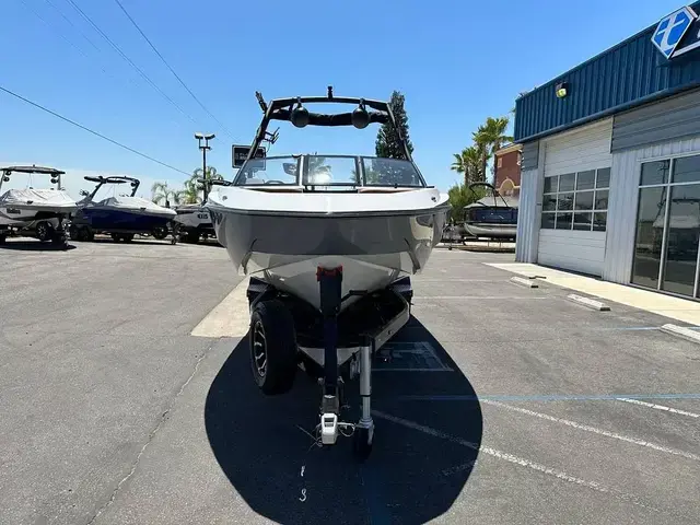 Axis Boats T250