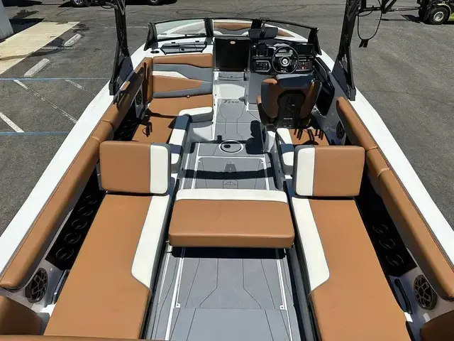 Axis Boats T250