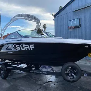 2023 Chaparral 23 Surf