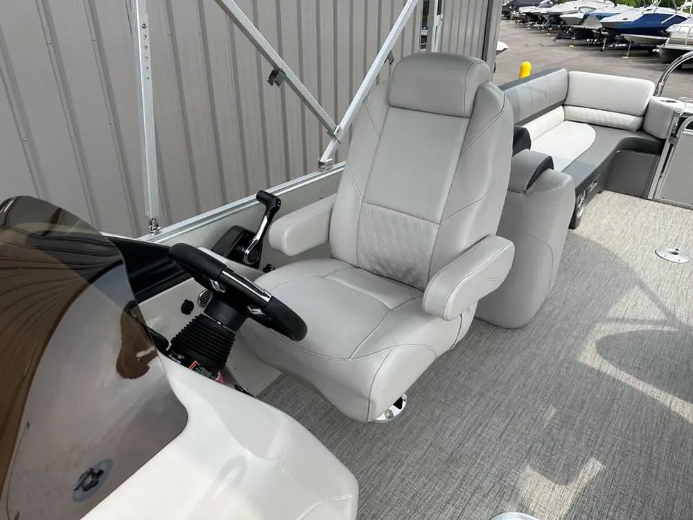 2022 Tahoe 2585 cascade quad lounger