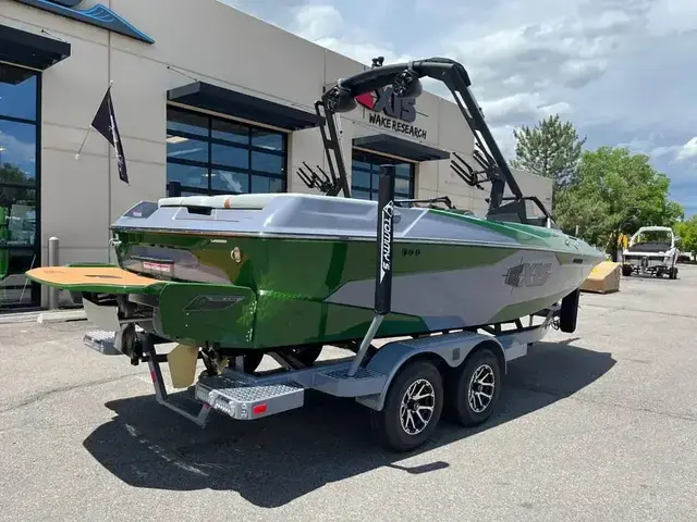 Axis Boats A20