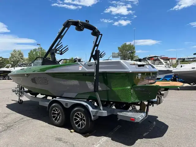 Axis Boats A20